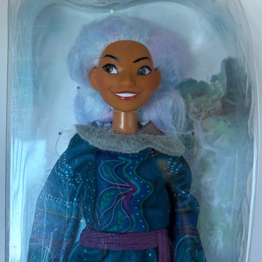Disney Raya, Sisu, and Tiana Doll Trio Set - Picture 6 of 12
